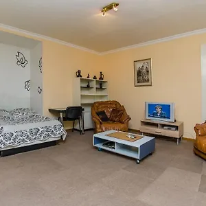 Апартаменты Triokhsviatytelskaya Street 3, Киев